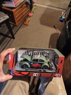 M2 машины масштаб 1/24 Hurst 1952 Volkswagen VW Beetle Deluxe модель R120 новый - Изображение 1 из 4