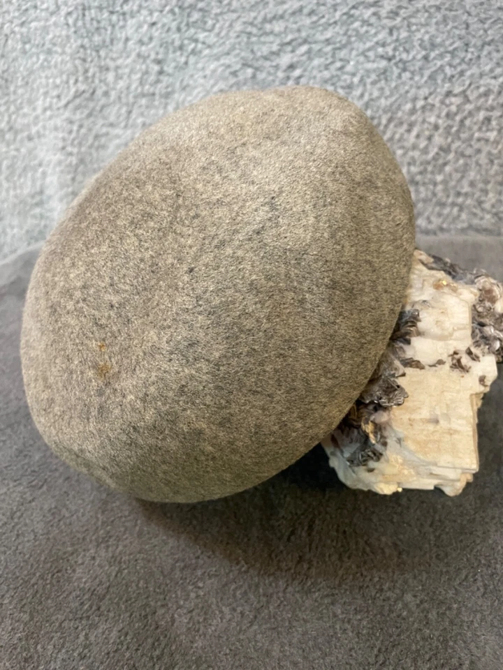 Boina gris para mujer Pussy Willow 100 % lana sombrero de invierno vintage elegante suave Foto 1 de 4