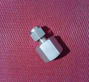 Tubo Ham-Let® 1/4 OD x 3/8 NPT tubo hembra CONECTOR RECTO 316 acero inoxidable - Imagen 1 de 4