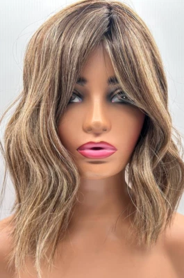 GABOR Dress Me Up 13 pulgadas Ondulado Bob Promedio Gorra Miel Necan Foto 1 de 4