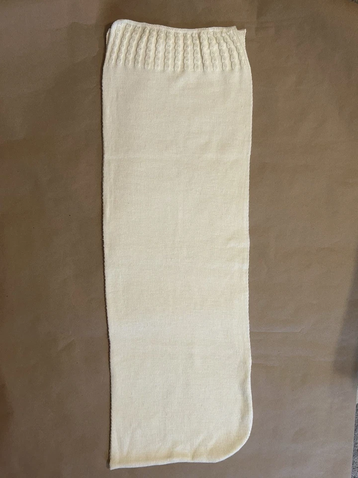 Lenço de cabeça Anne Klein branco 100% acrílico repelente de água 35x11,5" - Imagem 1 de 4