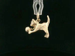 Novelty 9ct Yellow Gold 'Cat & Ball' Charm/Pendant - 4.8g - Picture 1 of 9