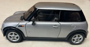 Welly Mini Cooper #9851 1/18 Scale Diecast Model Car - Picture 1 of 7
