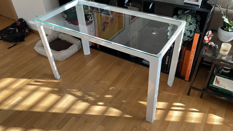 Schreibtisch - Bild 1 von 1