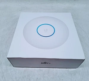 Ubiquiti UniFi WiFi 6 Long-Range Access Point, PoE, U6-LR-US - Bild 1 von 4