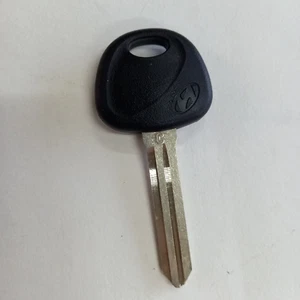 81996 2B000 Uncut Blanking Key for Hyundai Genensis Coupe Santa FE Veracruz - Picture 1 of 5