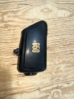 1975 YAMAHA XS650 XS 650 SIDE COVER RH STOCK PAINT *2067 - Image 1 of 4