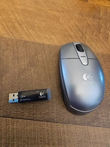 Logitech V200 Cordless Notebook Mouse 2.4ghz Optical - Picture 1 of 2