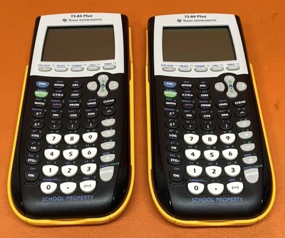 Lote de 2 calculadoras gráficas TI-84 Plus com capa Texas Instruments *Testado - Imagem 1 de 4