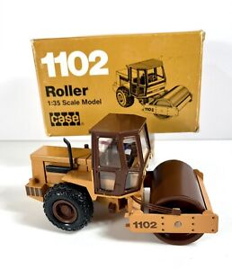 Conrad 2703 Case 1102 Roller Compactor  1:35 Scale Model Made West Germany 1980s