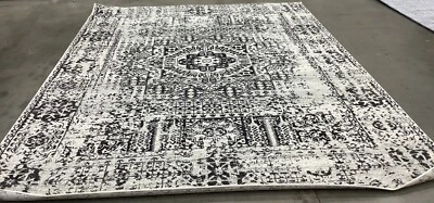 Alfombra Mancha Trasera Marfil/Negro 8'-0" x 10'-0", Precio Reducido 1172680346 EVK260T-8 Foto 1 de 4