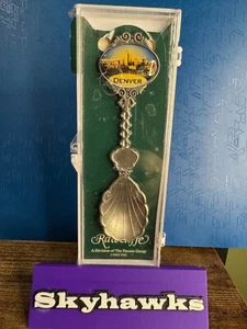 Cuchara de peltre vintage Rawcliffe Bring Home The Memory Denver, caja original - Imagen 1 de 15