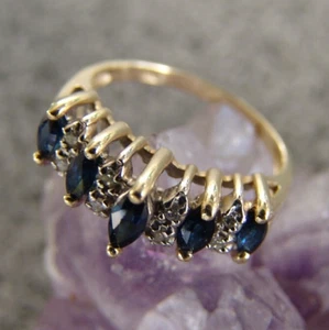 ATRAKTIVER 14 KARAT / 585 GOLD DAMEN RING MIT SAPHIR BESATZ Gr.53 - Bild 1 von 8