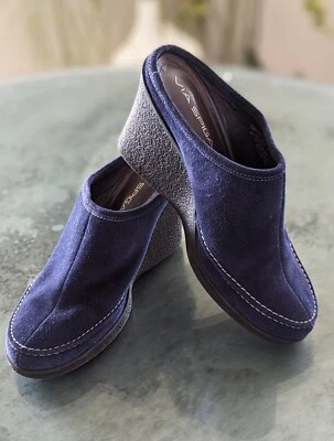 Zapatos Via Spiga para mujer de gamuza azul con tacones de cuña. Zapatos sin cordones talla 6 1/2 M Mule Foto 1 de 4