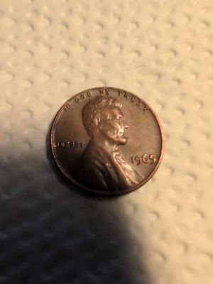 1965 Lincoln Memorial RB 1C. WE TRUST on rim. Close AM. Date not aligned. Rare. - Image 1 of 4