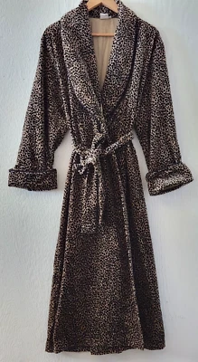 Женский толстый халат с крупным анималистическим принтом Garnet Hill сделано в Канаде - Изображение 1 из 4