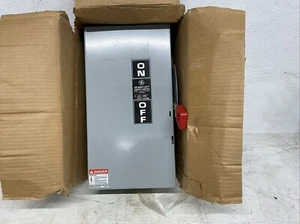 Interruptor de seguridad fusible GE 60A 240V 4 hilos 3 polos resistente, TH4322 NEMA 1 - Imagen 1 de 4