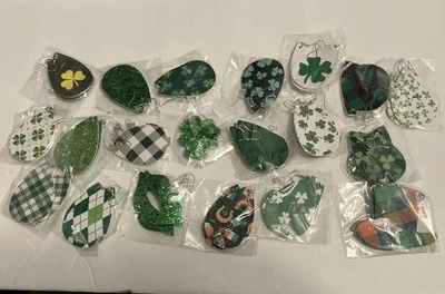 20 Pares de Pendientes Día de San Patricio Imitación Cuero Lágrima Trébol Labios Arco Iris Foto 1 de 4