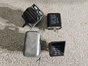 Diverse Relais für Anlasser Blinker etc. Piaggio SKR  125 - Bild 1 von 2