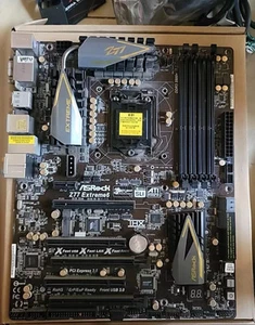 ASRock Z77 Extreme3/Extreme4/Extreme6/Extreme9/WS LGA1155 Z77 Hauptplatine - Bild 1 von 9