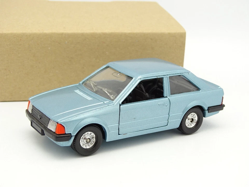Corgi 1/36 - Ford Escort 1.3 Gl Blu - Immagine 1 di 1