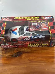 Johnny Benson #10 Valvoline Pontiac 2001 Racing Champions NASCAR 1/24 - Picture 1 of 8