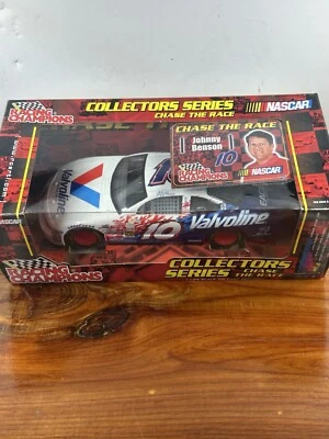 Johnny Benson #10 Valvoline Pontiac 2001 Racing Champions NASCAR 1/24 Foto 1 de 4