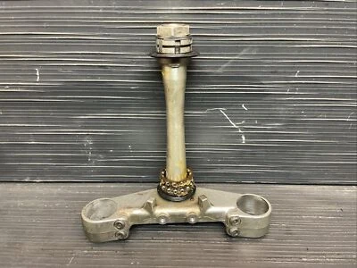 Yamaha YZF R6 2004 parte inferior triple árbol horquilla tubo puente recto #111623 Foto 1 de 4