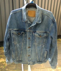 VINTAGE LEVI DENIM JACKET - MADE IN CANADA - SIZE LARGE - Picture 1 of 9