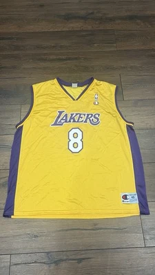 CAMISETA VINTAGE KOBE BRYANT LOS ANGELES LAKERS NOVATO #8 CAMPEÓN 48 XL AMARILLA Foto 1 de 4