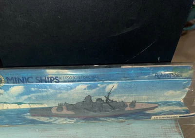 Triang Minic Ships 1:1200 KM Sharnhorst Foto 1 de 4