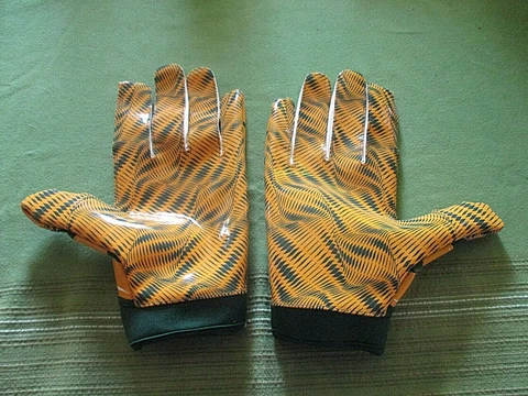 NWOTS-NFL GREEN BAY PACKERS COLORS UNDER ARMOUR MENS FOOTBALL GLOVES SZ.3XL NICE Cover