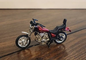 MAISTO - 1/18 Scale Motorcycle Red/black Yamaha XV1000 Virago - Picture 1 of 2