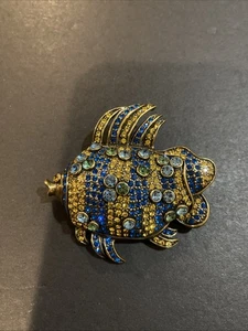 Heidi Daus Crystal Bubble Fish Pin/Brooch - Picture 1 of 6