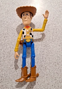 Figura Woody Toy Story de plástico duro. 2017 con sombrero 23 cms de alto - Imagen 1 de 5
