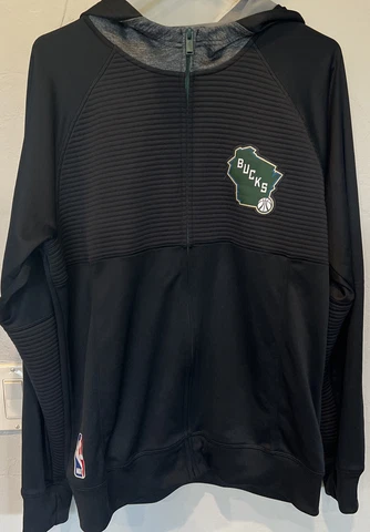 Milwaukee Bucks Men Sweatshirt Med. Black Hoodie Logo Embroidered Cover