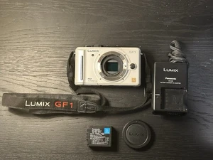 Panasonic LUMIX DMC-GF1 Mirrorless Camera - Picture 1 of 8