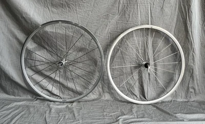 Juego de ruedas Mavic Aksium Race sin calcomanías cubierta 700c 130/100 mm llanta QR 11s hoja Foto 1 de 4