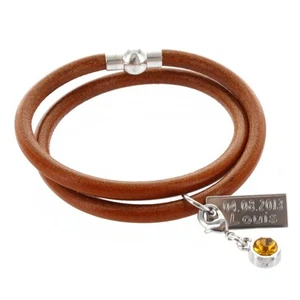 Lieblingsmensch® Armband Geburt Charm Diamantgravur 2-fach gewickelt Hellbraun - Bild 1 von 4