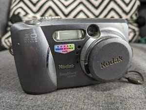 Cámara digital compacta Kodak EasyShare DX4530 5,0 MP repuestos o reparaciones de plata - Imagen 1 de 4