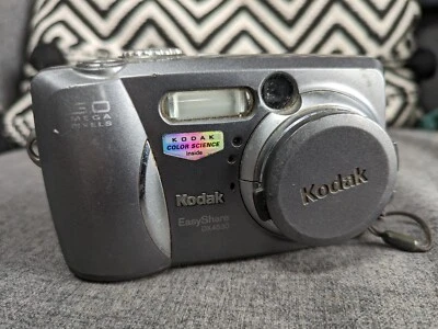 Kodak EasyShare DX4530 5.0MP Compact Digital Camera Silver Spares Or Repairs - Image 1 of 4