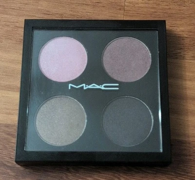 MAC Eyeshadow x 4 Quad *Pink Freeze* (5.6g/0.19oz) *RARE*-NEW  - Image 1 of 3