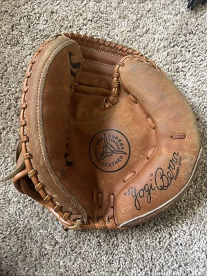 Vintage Spalding 42-7519 Catcher's Mitt-YOGI BERRA-Advisory Staff, RH throw-mint - Image 1 of 3