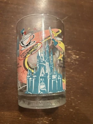 Castillo McDonalds Walt Disney World 100 años de Magic Glass Magic Kingdom Foto 1 de 4