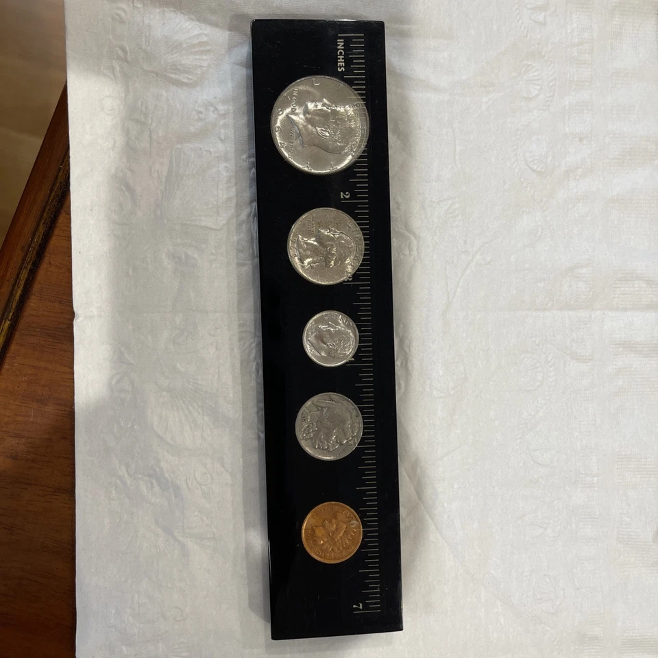 1964 SILVER MINT SET  5 COINS UNIQUE HOLDER - Image 1 of 4