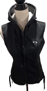 Oakley Women's Size Medium Full Zip Black sleeveless hooded running jacket vest - Picture 1 of 5