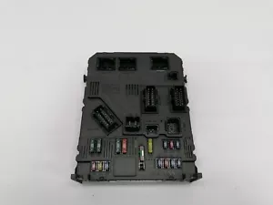 Peugeot 206 - fuse box relay box 9649627880 (20) - Picture 1 of 4