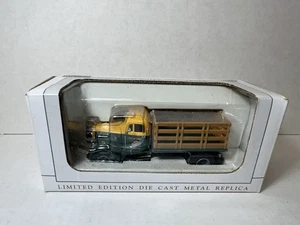 Spec Cast Chicago Northwestern Railroad White WC Stakebed Truck 1:50 Diecast NEW - Picture 1 of 7