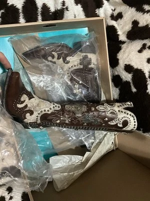 免费送货 Double D Ranchwear 弹药 尺寸 8 全新带盒 靴子 收益 去慈善 — 第 1/4 张图片