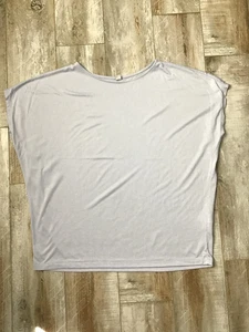 Uniqlo Women’s light purple cap sleeve Tee Shirt, Medium -EUC - Picture 1 of 4